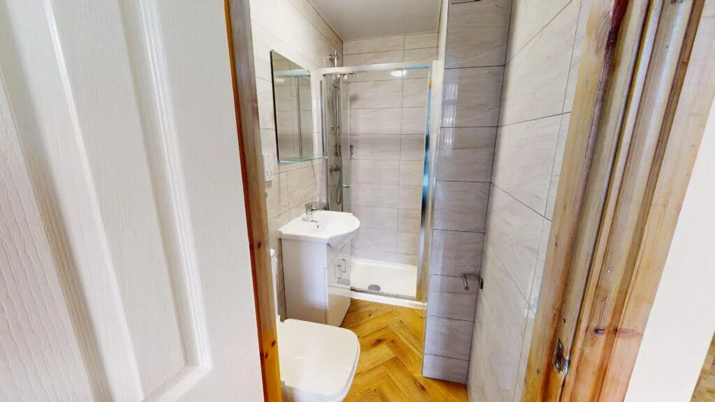 5 bedroom house for rent