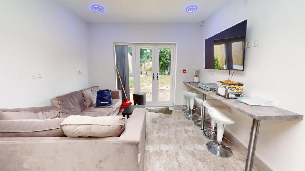 5 bedroom house for rent