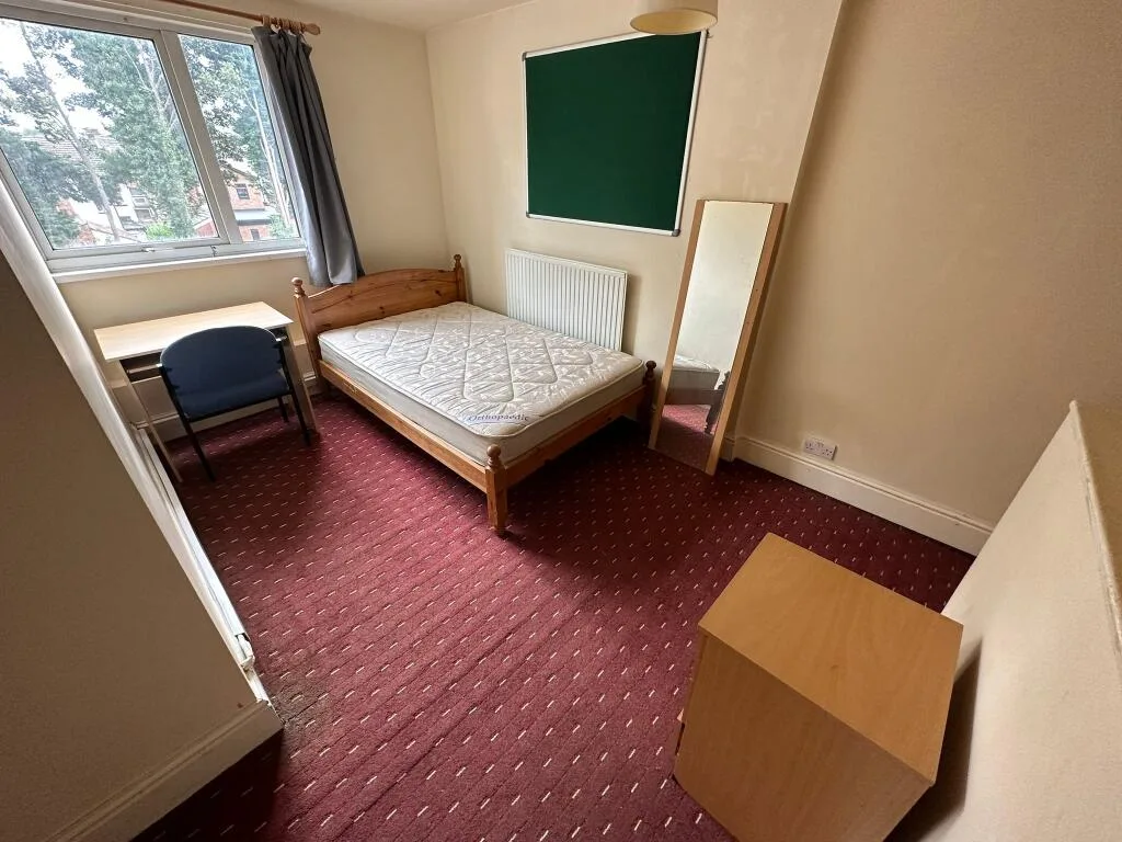 6 bedroom house for rent