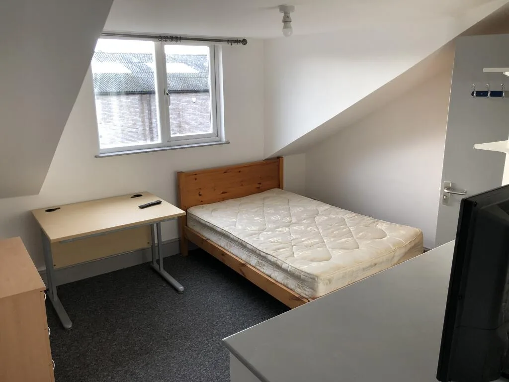 5 bedroom house for rent