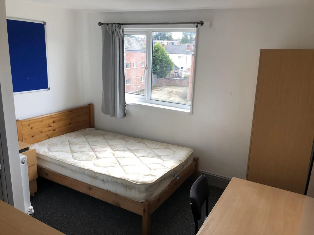 5 bedroom house for rent