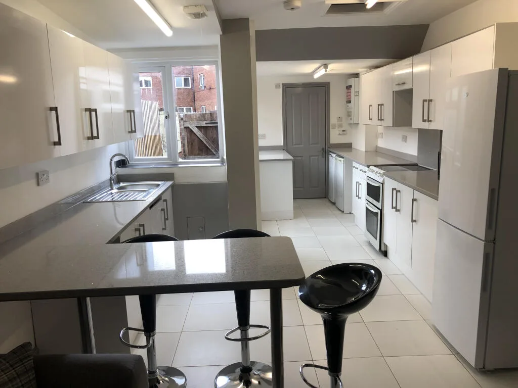 5 bedroom house for rent