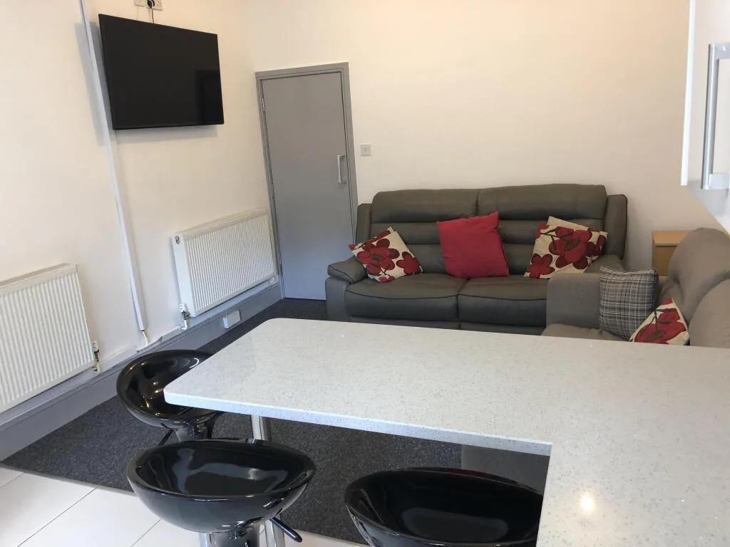 5 bedroom house for rent