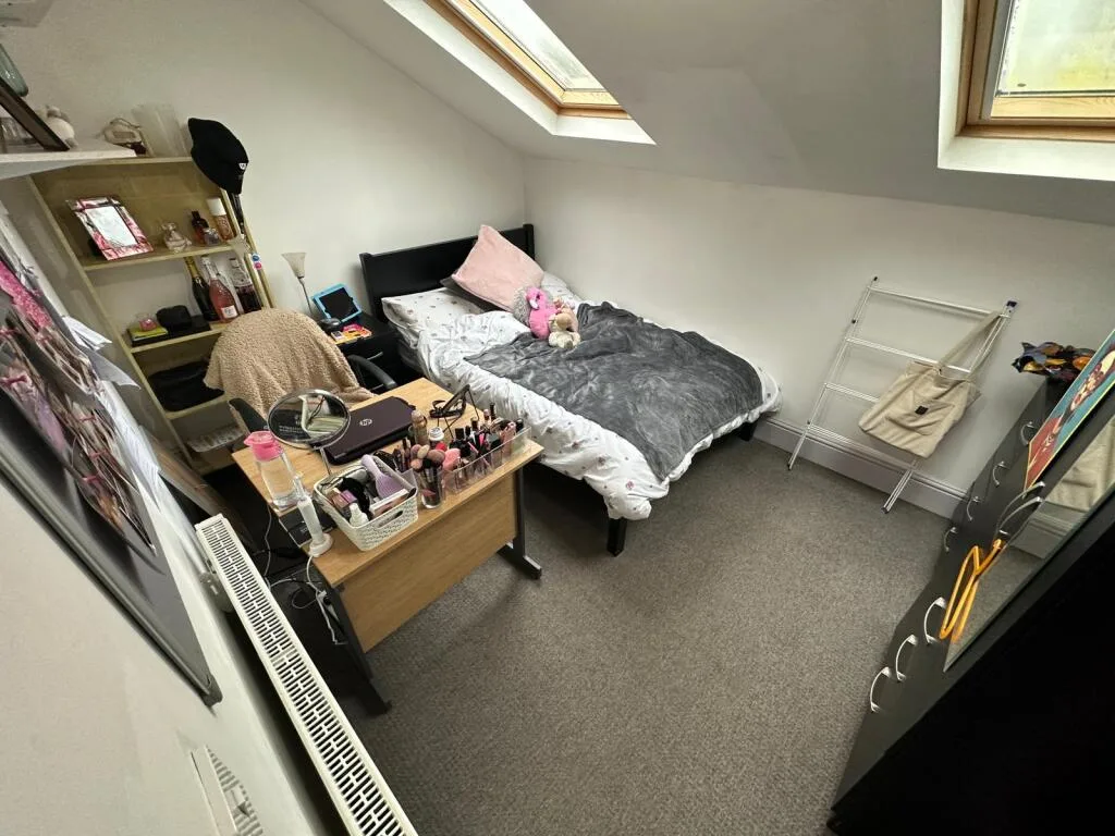 6 bedroom house for rent