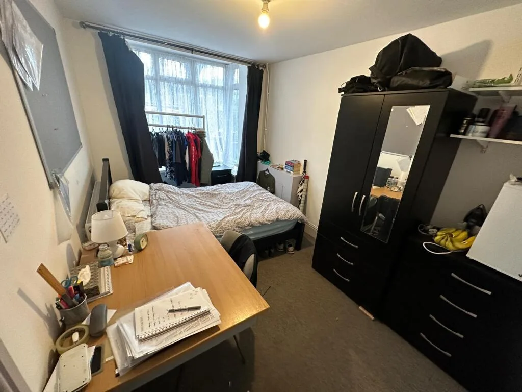 6 bedroom house for rent