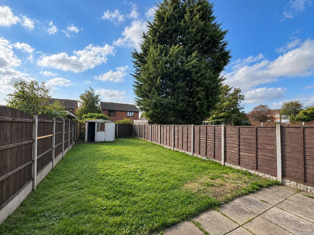 3 bedroom semi-detached house for rent