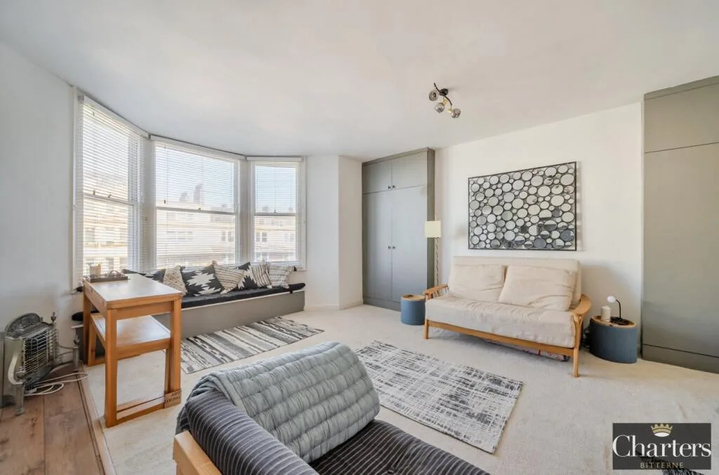 Studio flat for rent