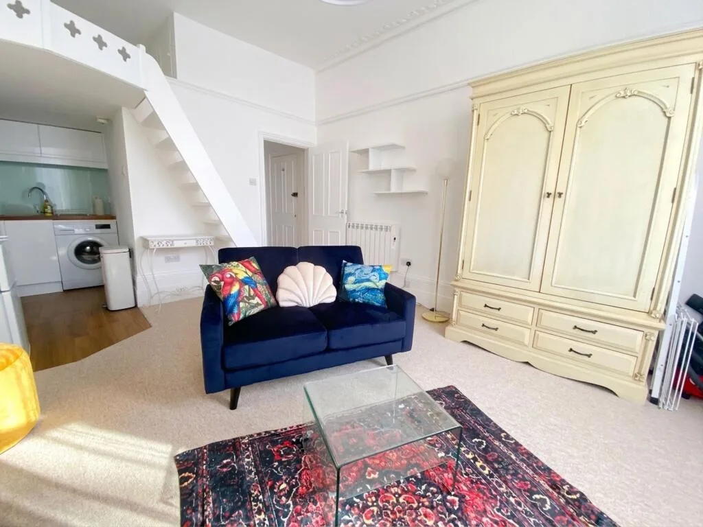 Studio flat for rent