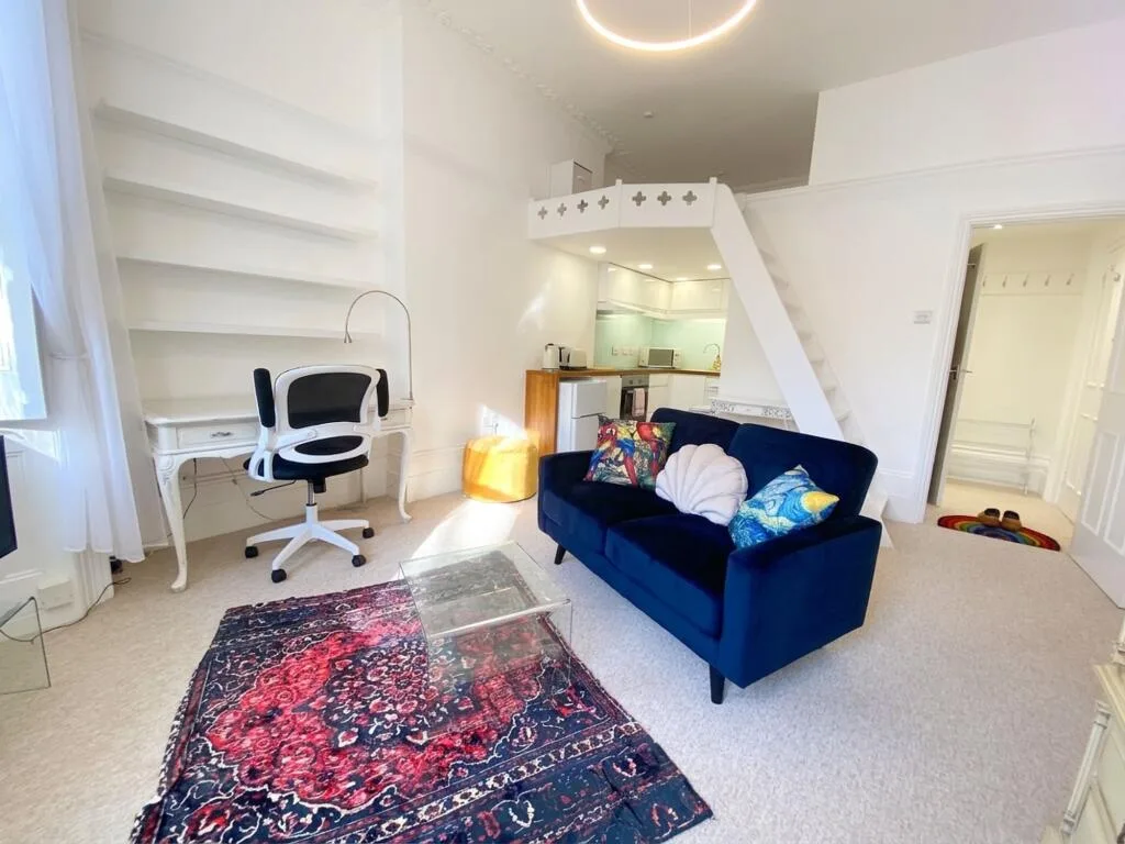 Studio flat for rent