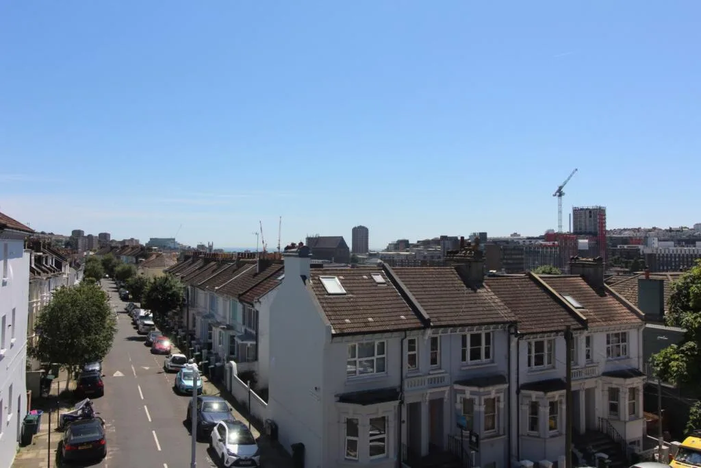 3 bedroom maisonette for rent