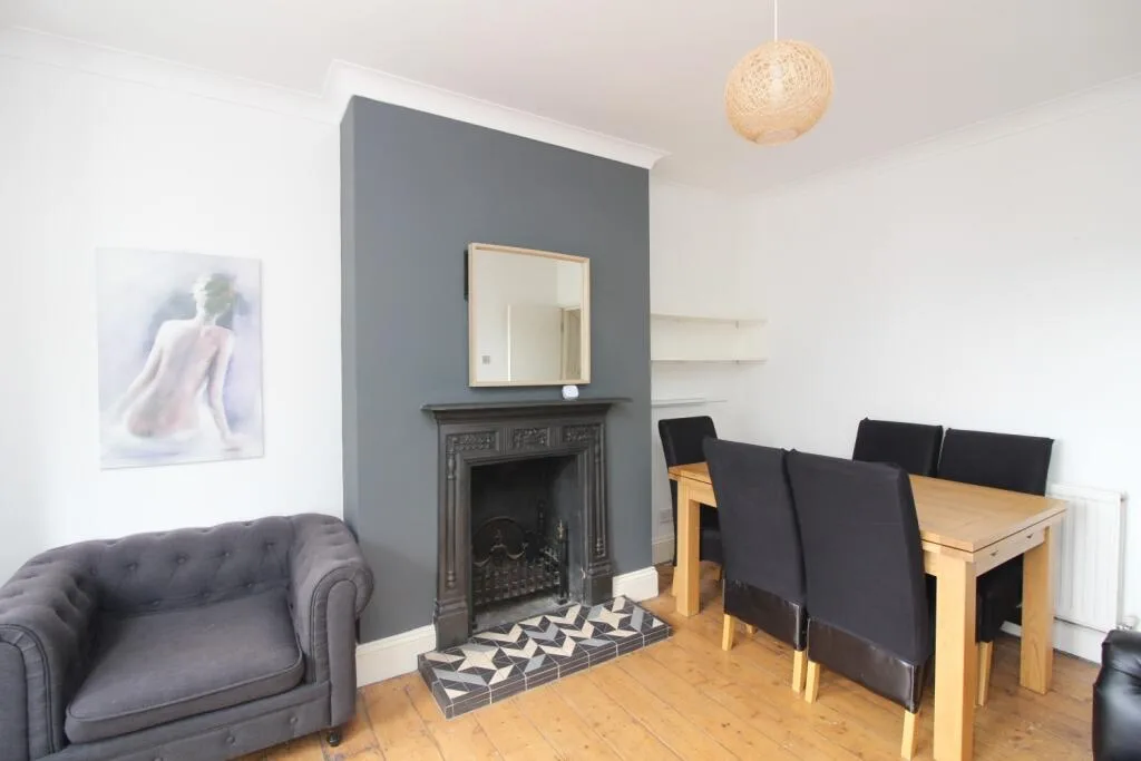3 bedroom maisonette for rent