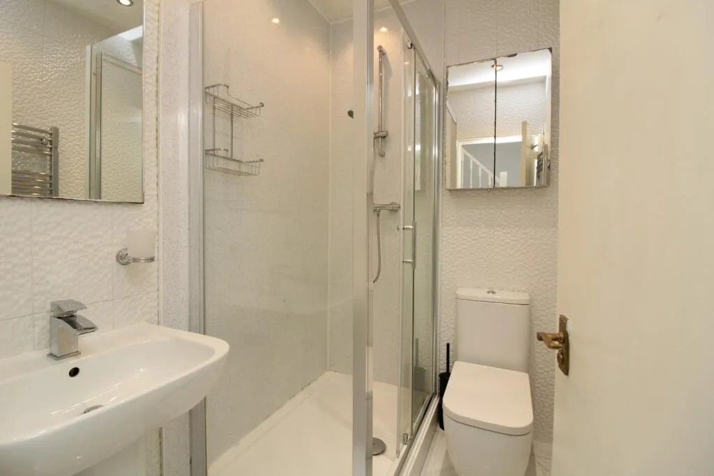 3 bedroom maisonette for rent