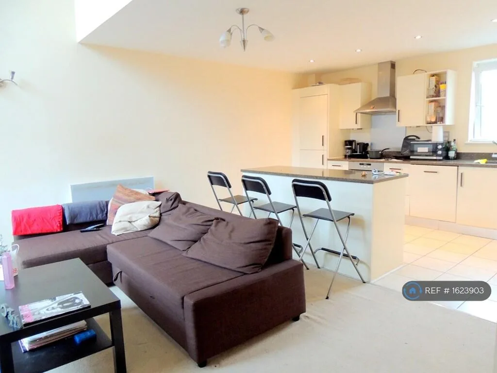 3 bedroom flat for rent
