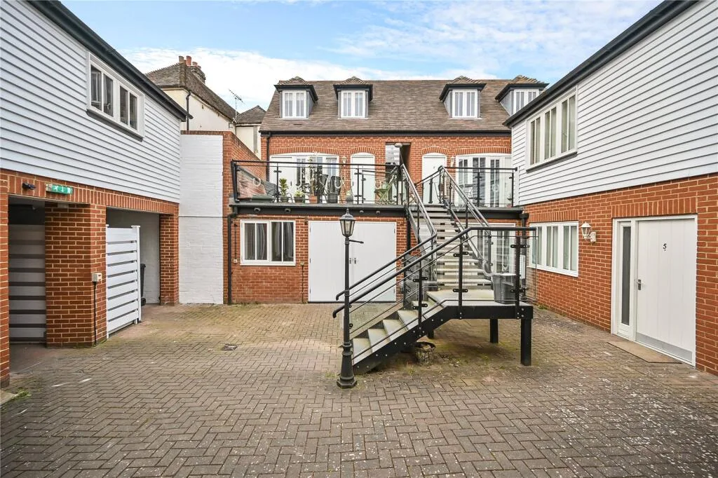 2 bedroom terraced house for rent