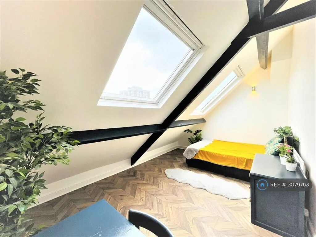 6 bedroom terraced house for rent