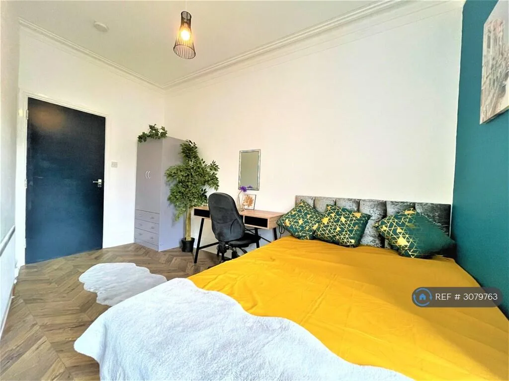 6 bedroom terraced house for rent