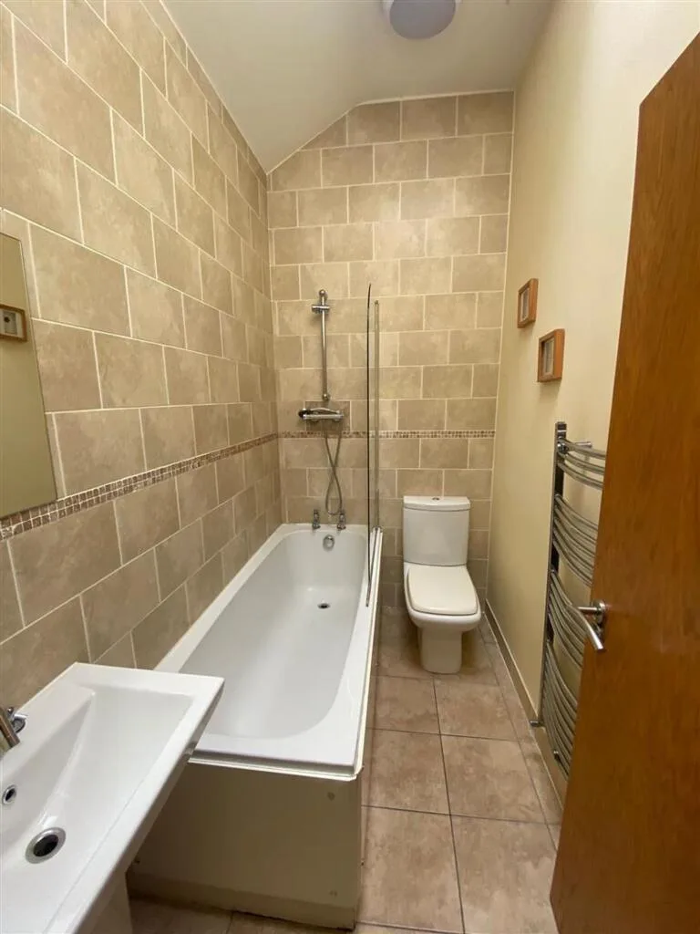 2 bedroom cottage for rent