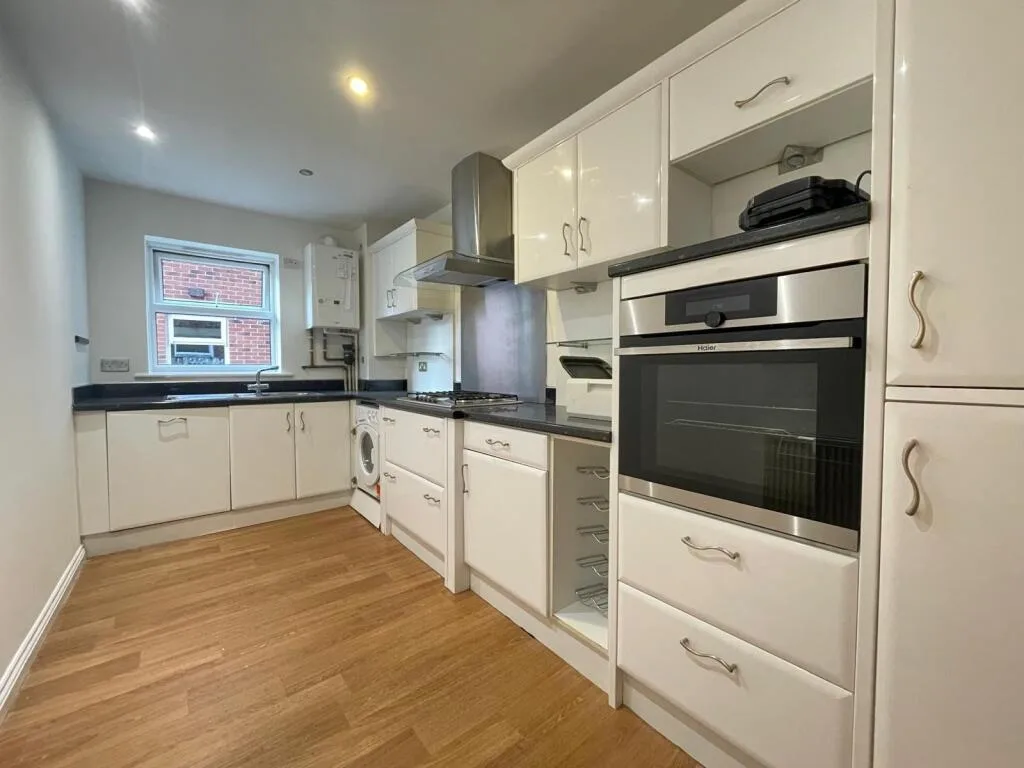 3 bedroom flat for rent