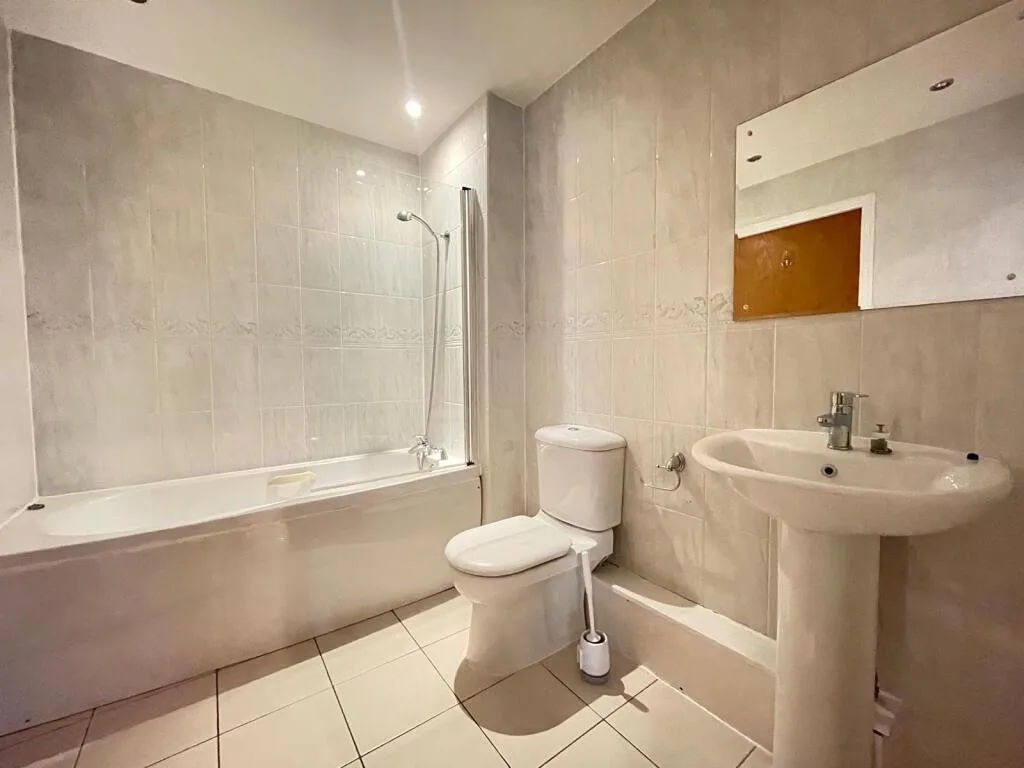 3 bedroom flat for rent