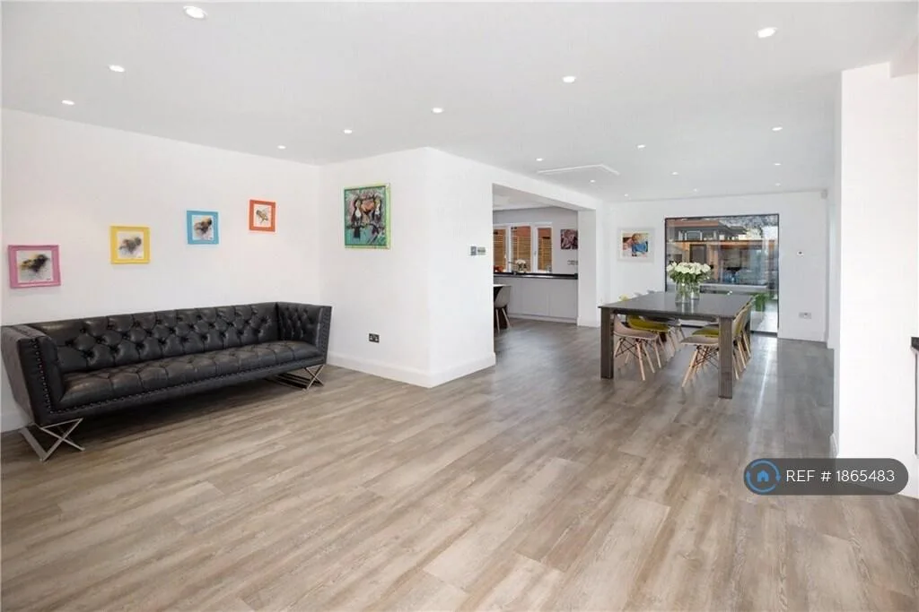 6 bedroom detached house for rent