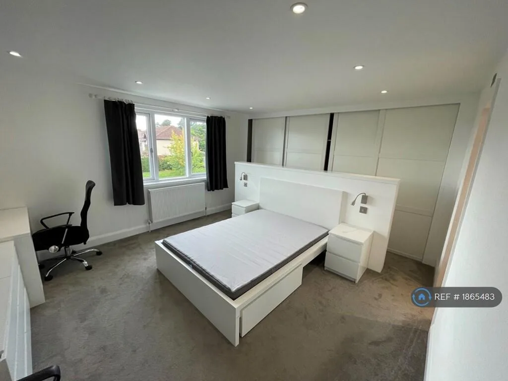 6 bedroom detached house for rent