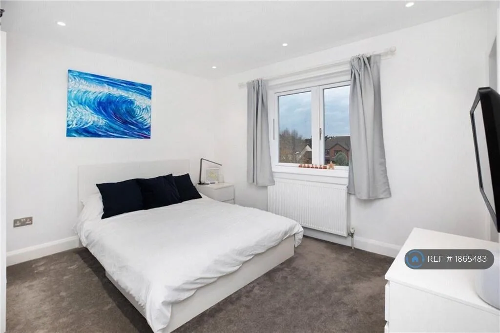 6 bedroom detached house for rent