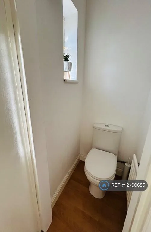 3 bedroom semi-detached house for rent
