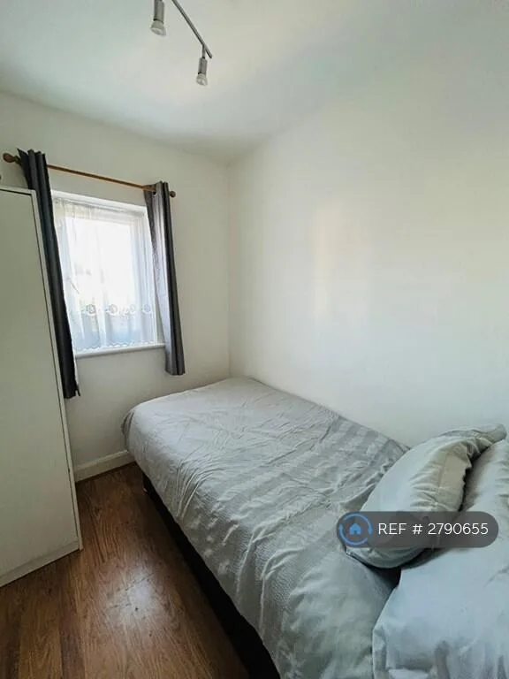 3 bedroom semi-detached house for rent