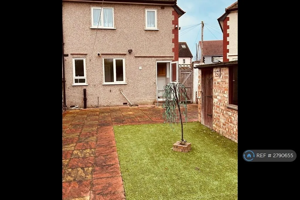3 bedroom semi-detached house for rent