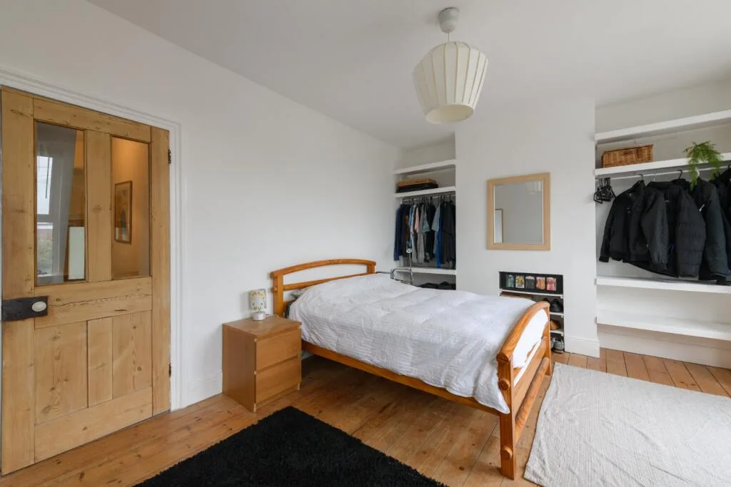 3 bedroom end of terrace house for rent