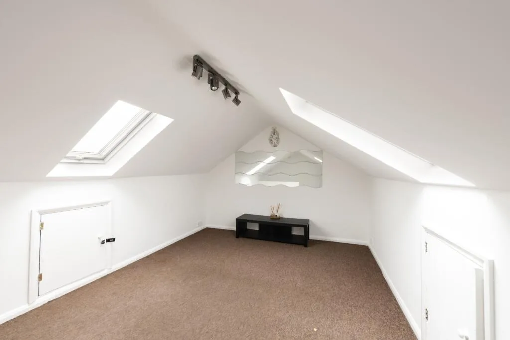 3 bedroom end of terrace house for rent