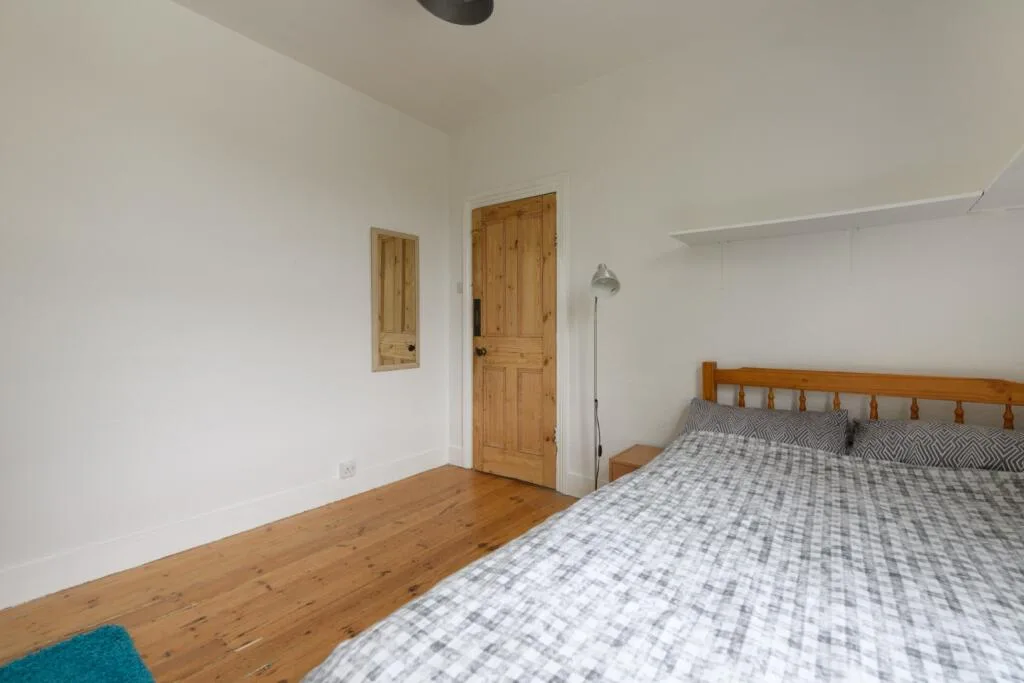 3 bedroom end of terrace house for rent
