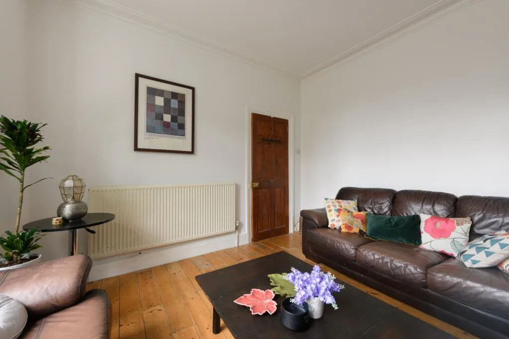 3 bedroom end of terrace house for rent
