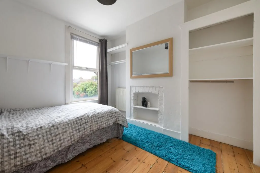 3 bedroom end of terrace house for rent