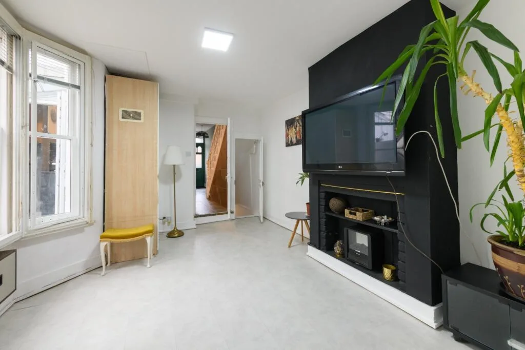 3 bedroom end of terrace house for rent