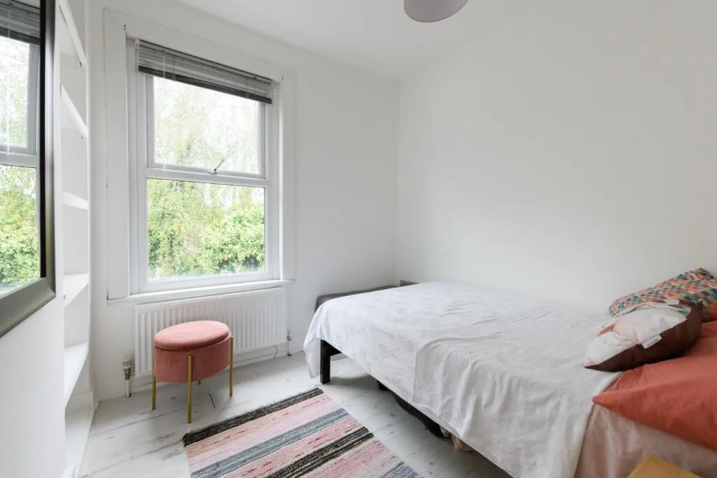 3 bedroom end of terrace house for rent