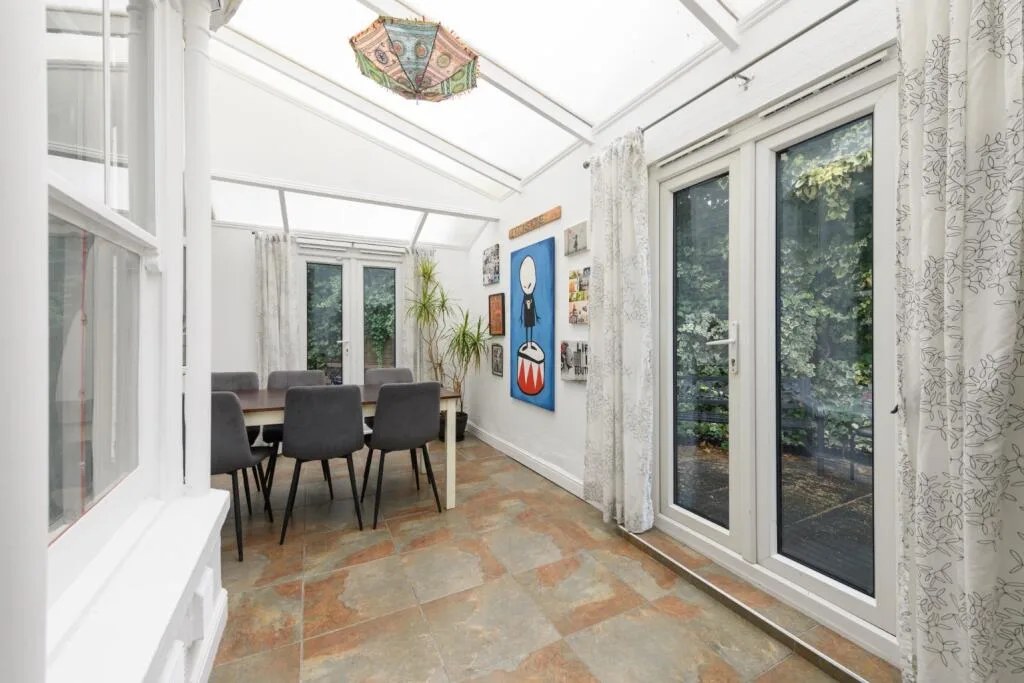 3 bedroom end of terrace house for rent