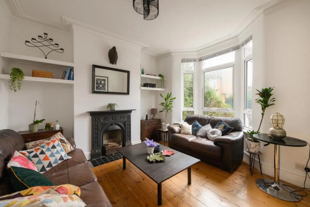 3 bedroom end of terrace house for rent