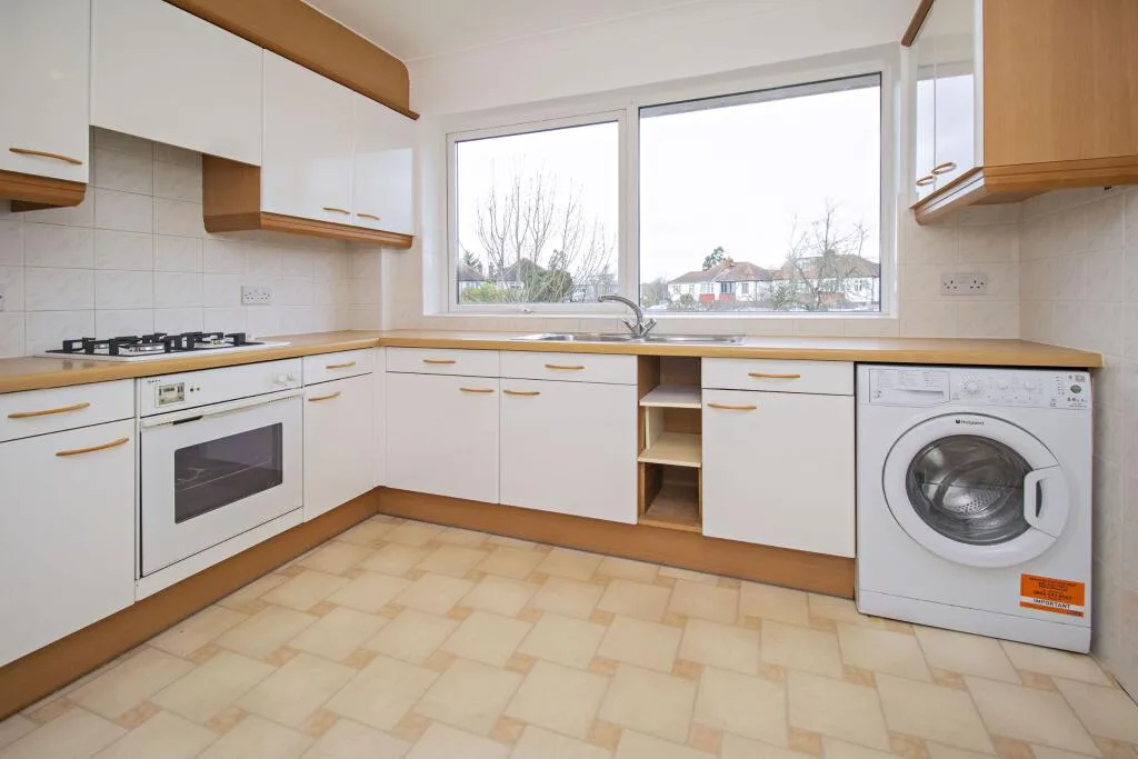 2 bedroom maisonette for rent