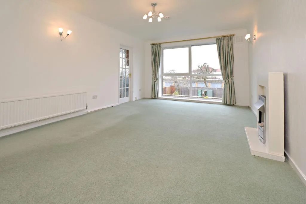 2 bedroom maisonette for rent