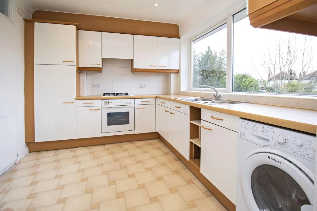 2 bedroom maisonette for rent