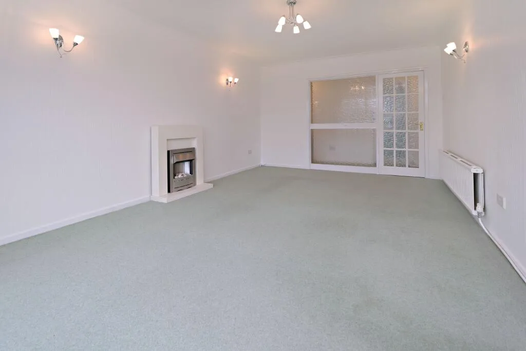 2 bedroom maisonette for rent