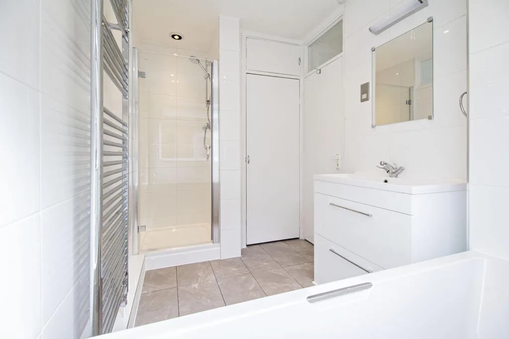 2 bedroom maisonette for rent