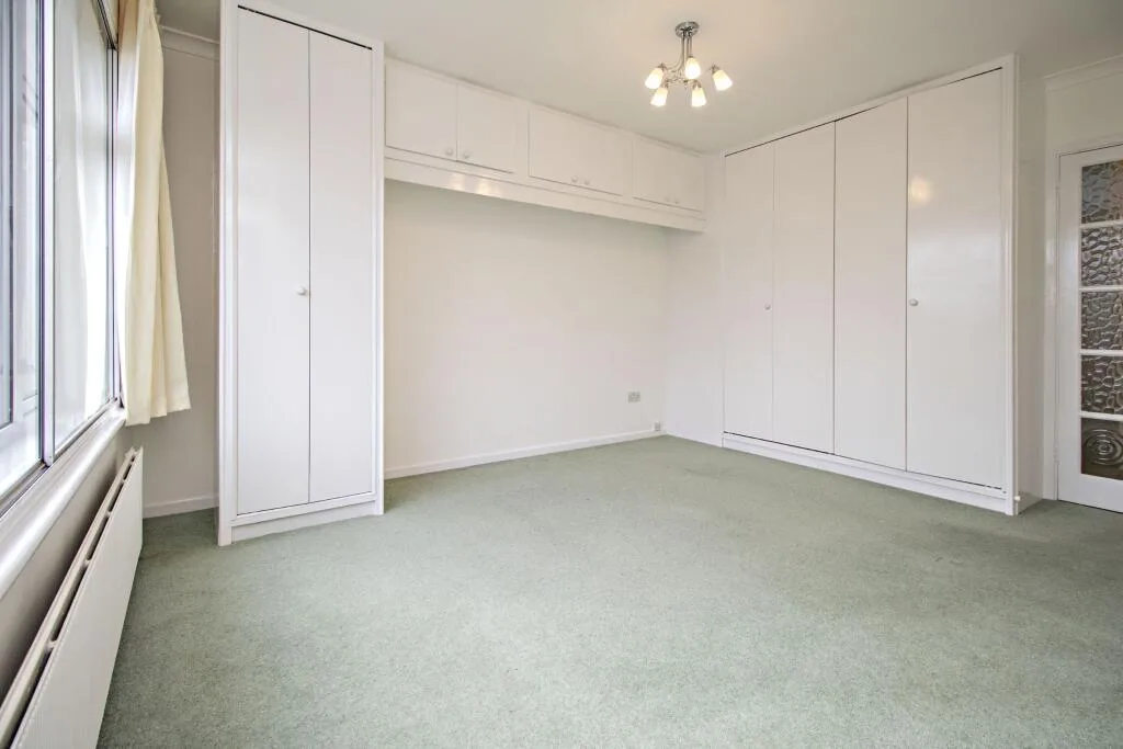 2 bedroom maisonette for rent