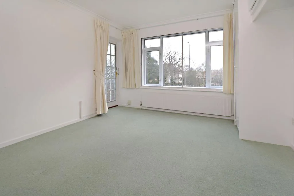 2 bedroom maisonette for rent