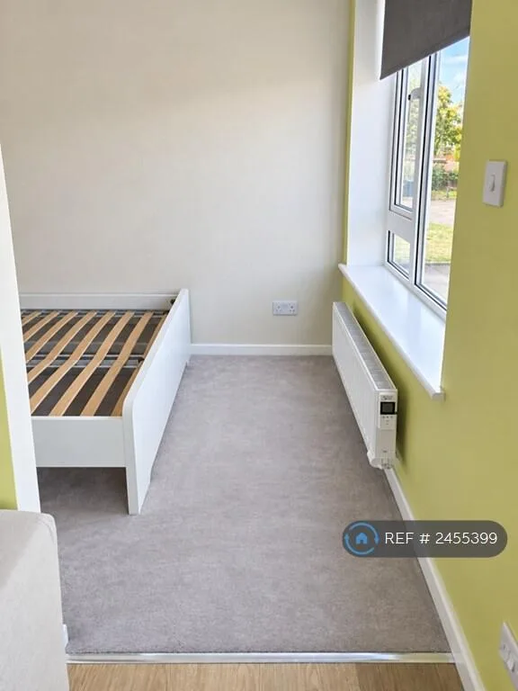 Studio flat for rent