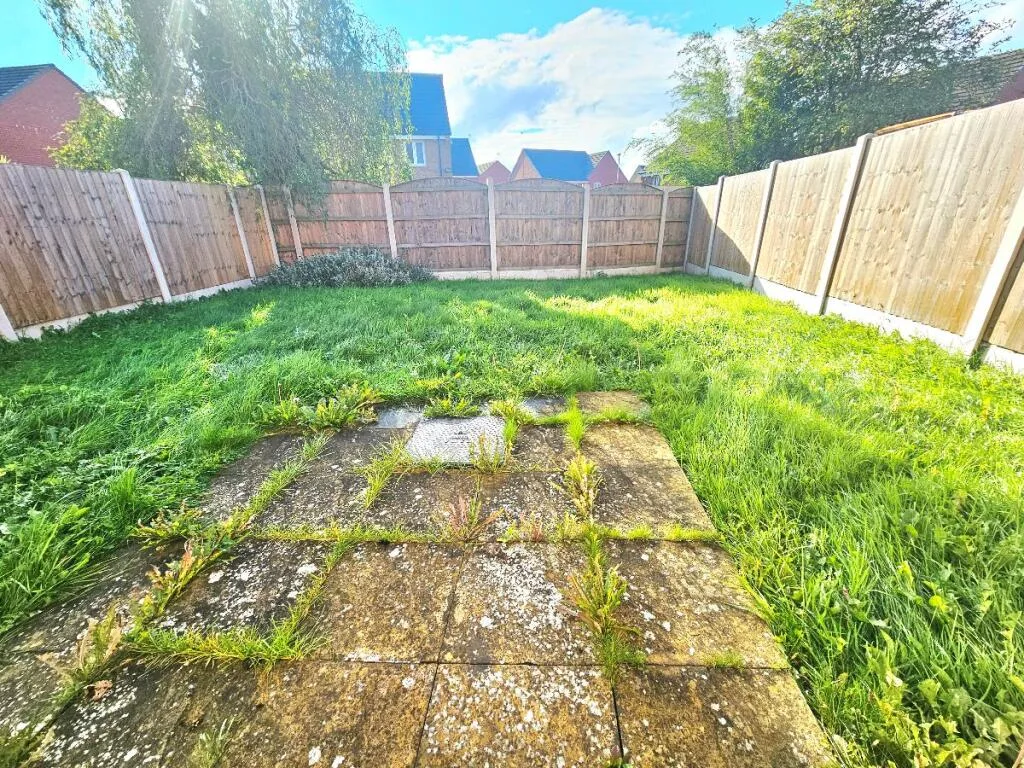 3 bedroom semi-detached house for rent