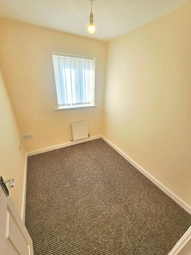 3 bedroom semi-detached house for rent