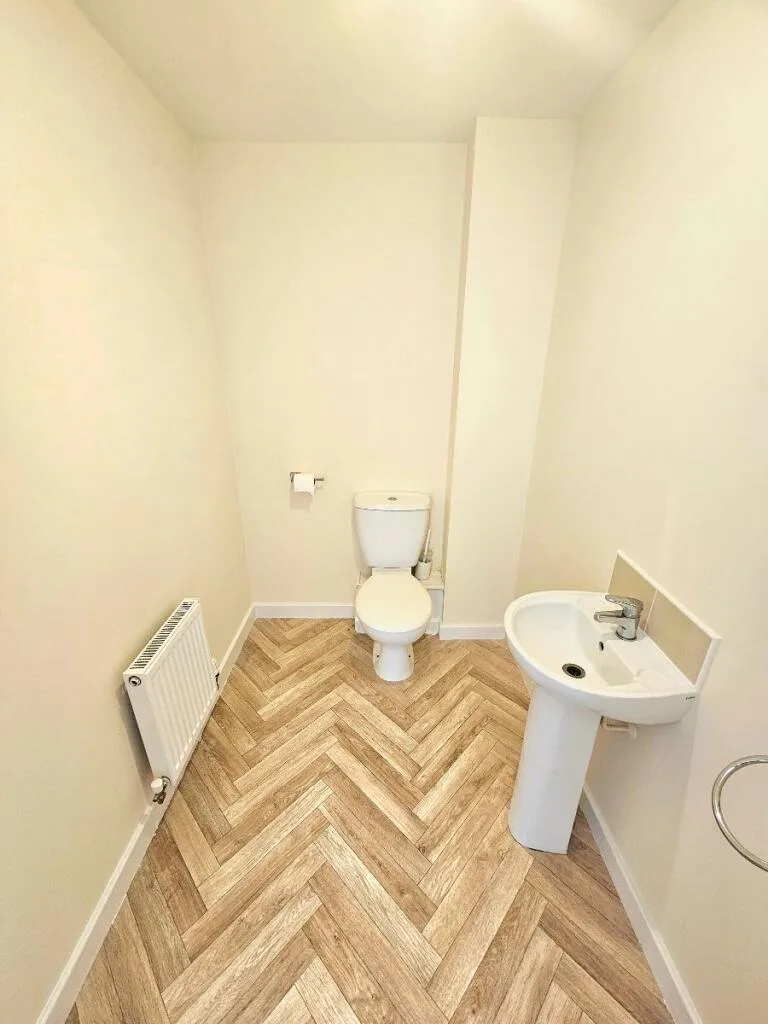 3 bedroom semi-detached house for rent