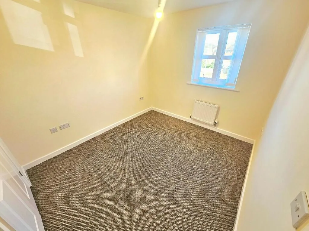 3 bedroom semi-detached house for rent